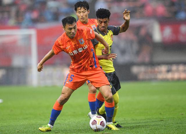 开云体育在线-3将11年后再随泰山夺冠 郑铮处子赛季出道即巅峰